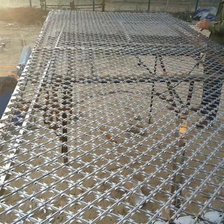 焊接刀片刺网 包电线刀片铁丝网 不锈钢刺绳 bto-22直线型焊接网