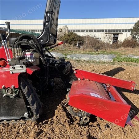 开沟施肥机 柴油自走履带式旋耕机 除草回填田园管理机